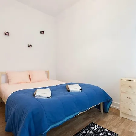 Apartament Very Typical House *