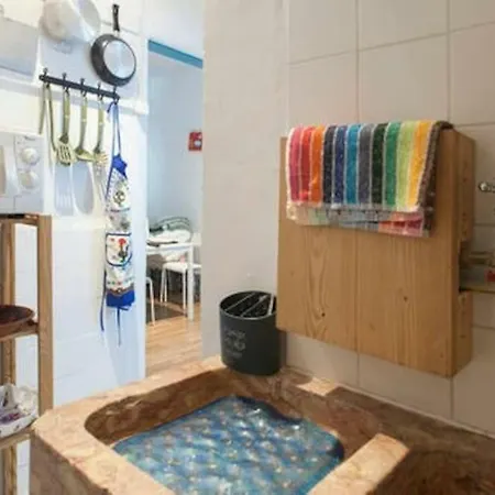 Apartament Very Typical House