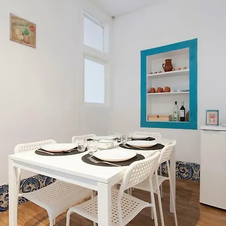Very Typical House Appartamento Lisbona