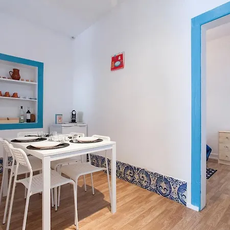 Appartamento Very Typical House Lisbona